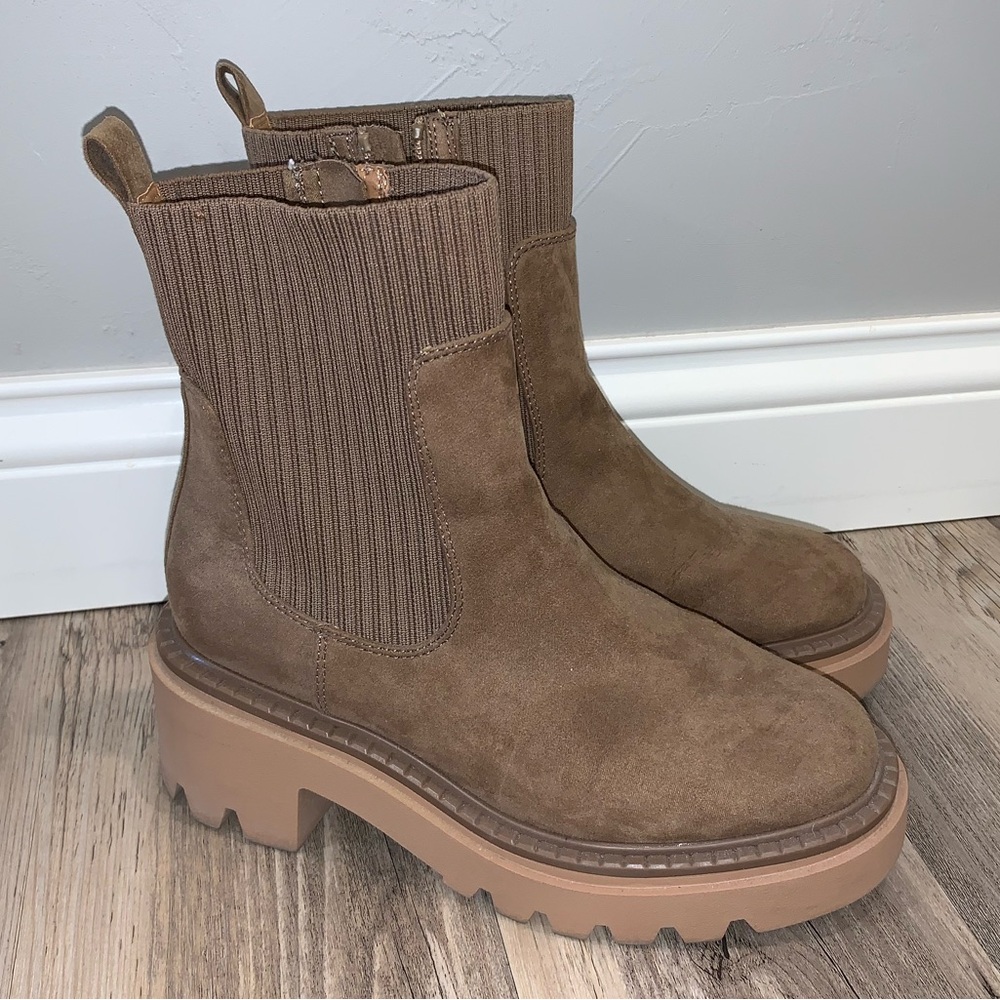 Universal Thread Women's Memory Foam Tan
Kyrie Boots Faux Suede